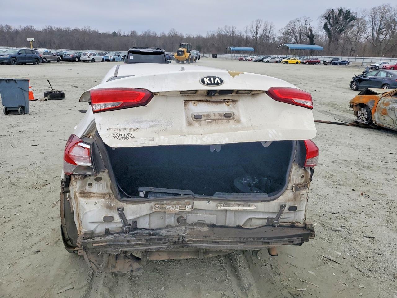 2017 KIA FORTE LX photo 6
