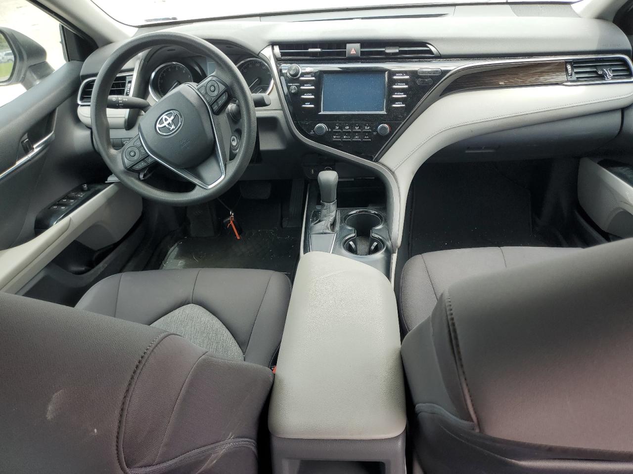 2019 TOYOTA CAMRY L photo 8