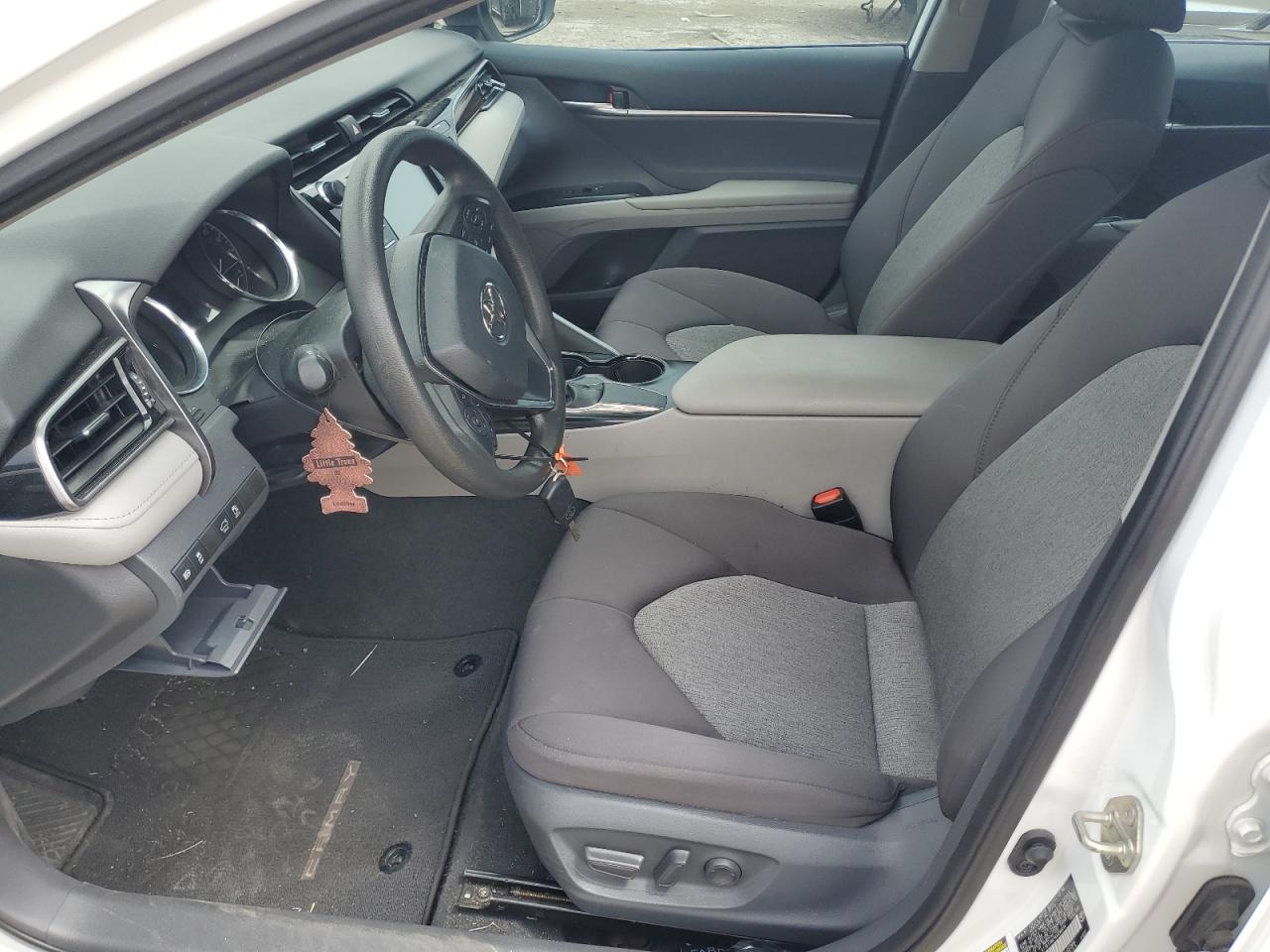 2019 TOYOTA CAMRY L photo 7