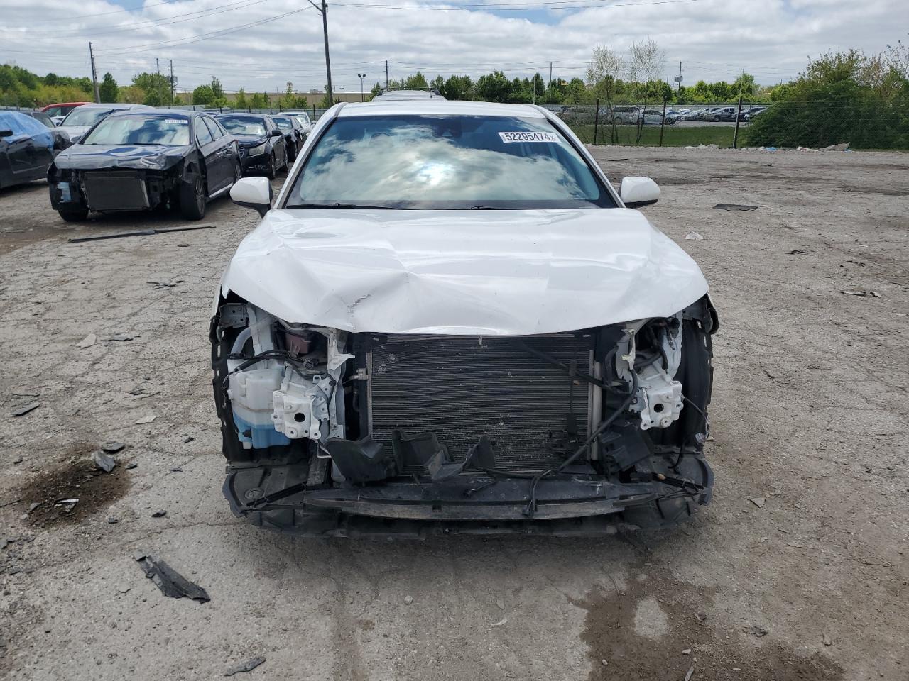 2019 TOYOTA CAMRY L photo 5