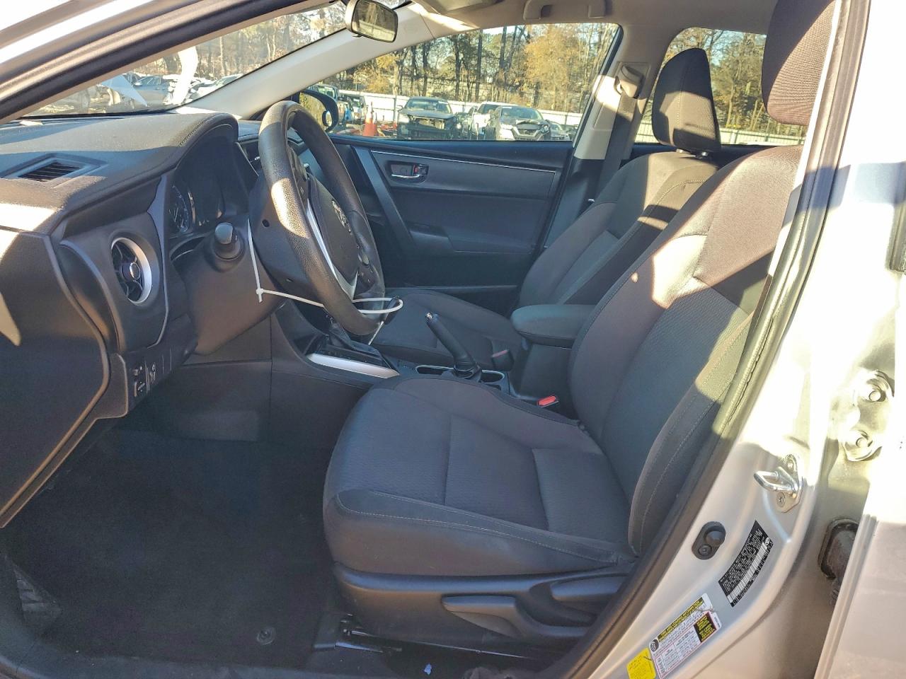 2019 TOYOTA COROLLA L photo 13