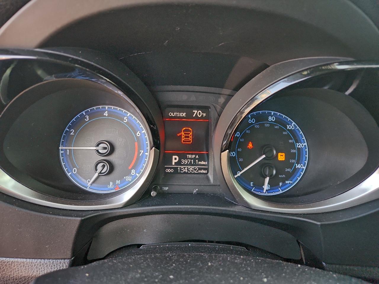 2015 TOYOTA COROLLA L photo 9
