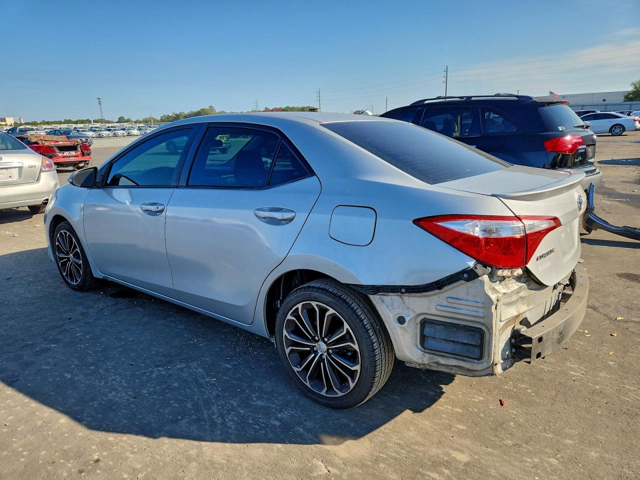 2015 TOYOTA COROLLA L photo 2