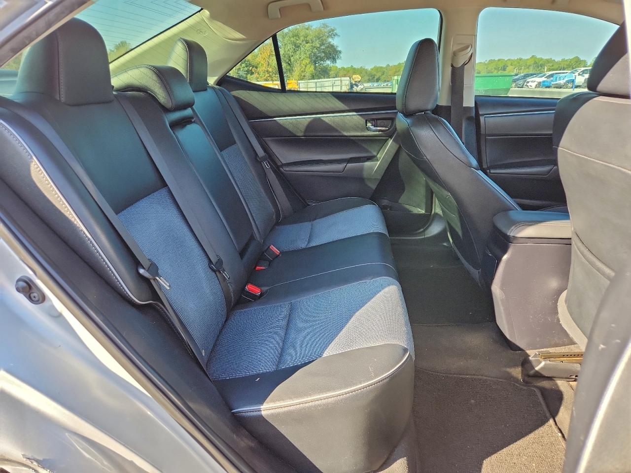 2015 TOYOTA COROLLA L photo 10