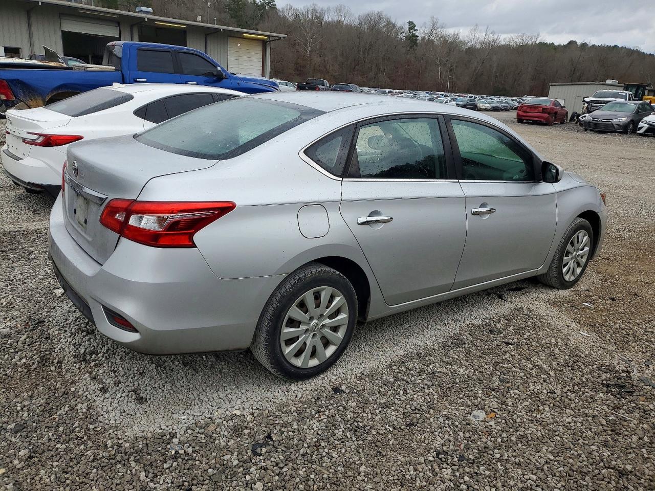 2019 NISSAN SENTRA S photo 3