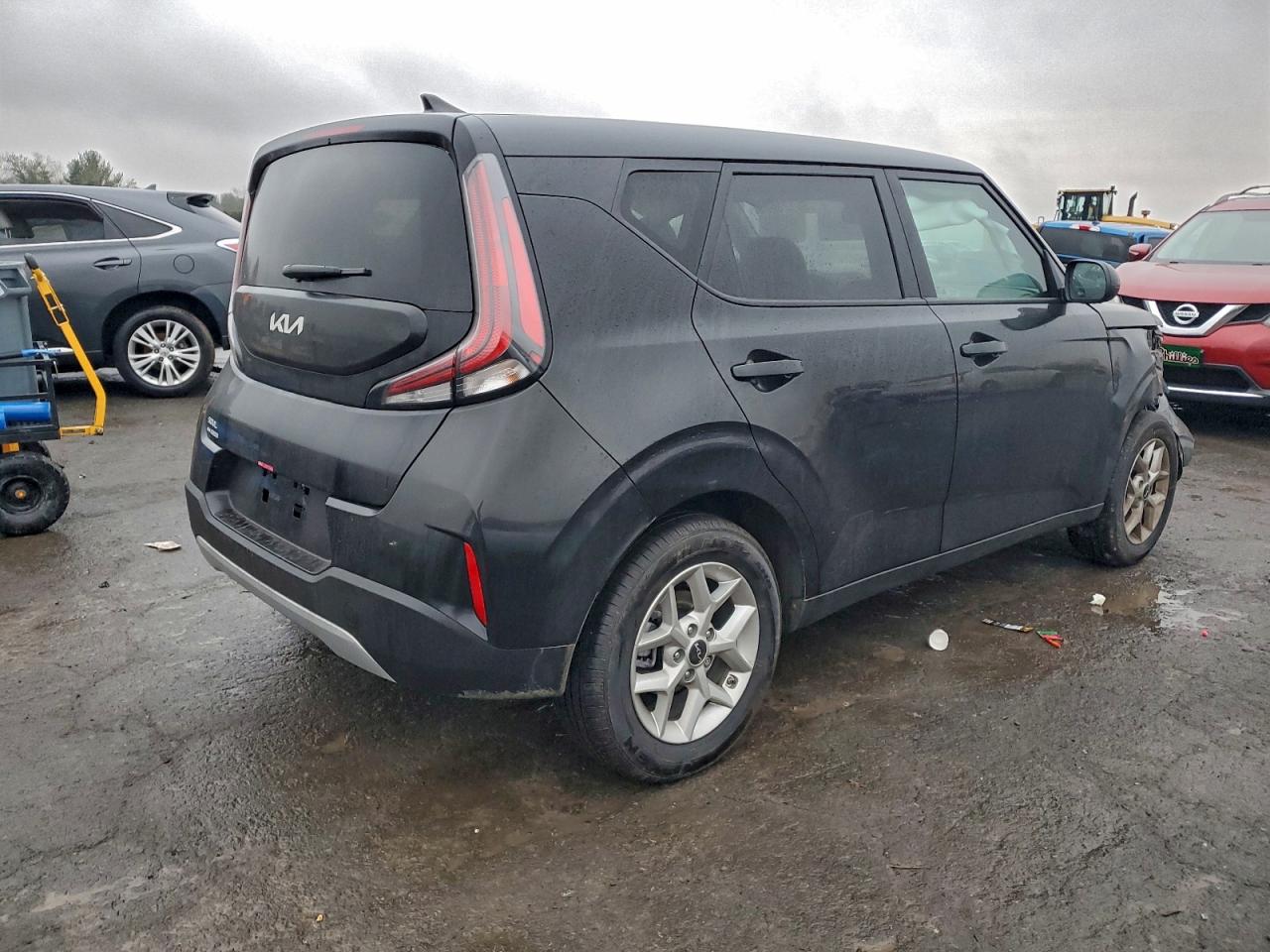 2025 KIA SOUL LX photo 3