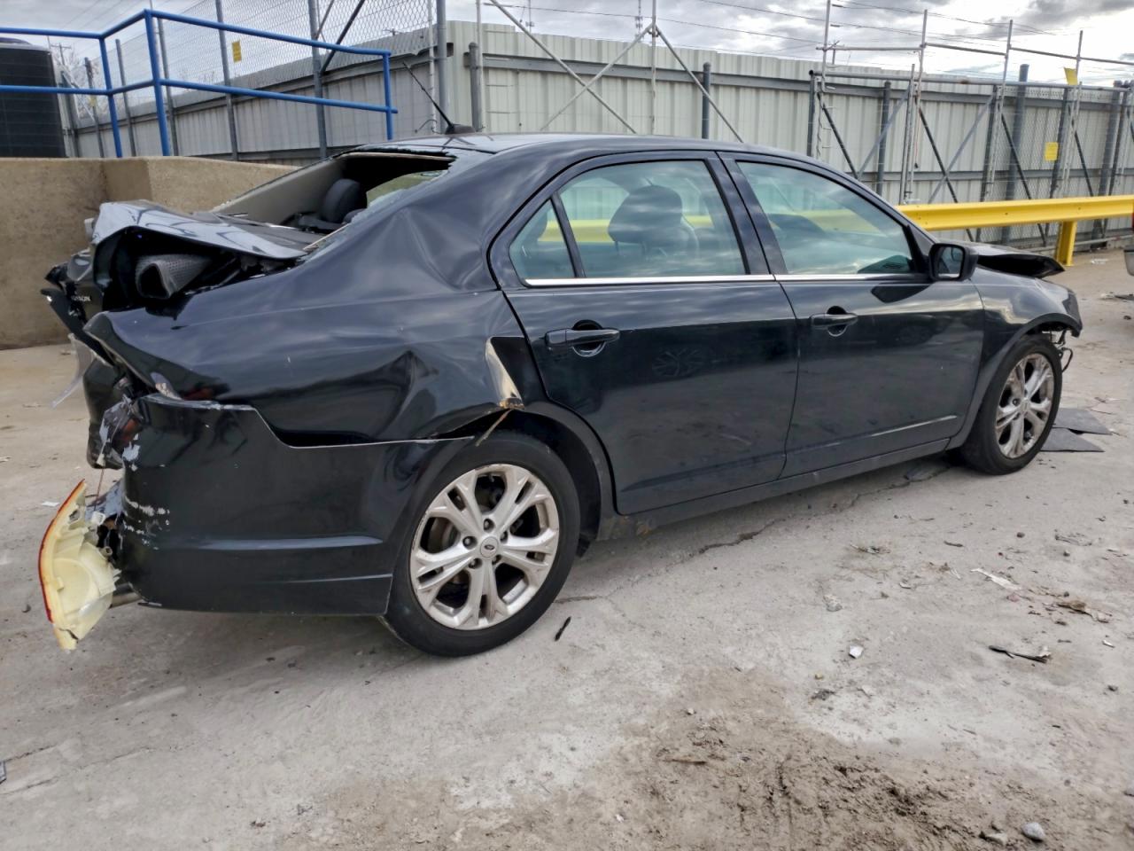 2012 FORD FUSION SE photo 3
