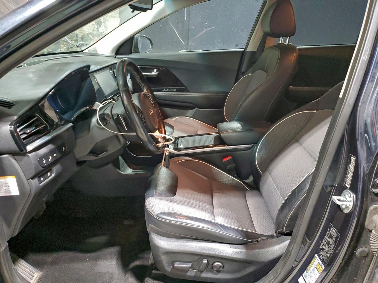 2022 KIA NIRO S photo 7