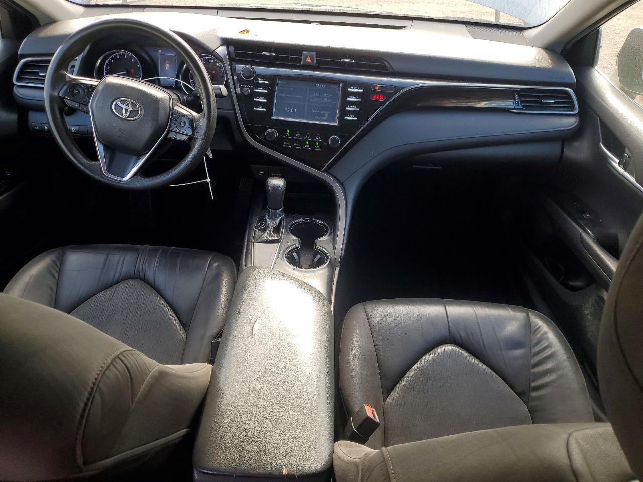 2019 TOYOTA CAMRY L photo 8