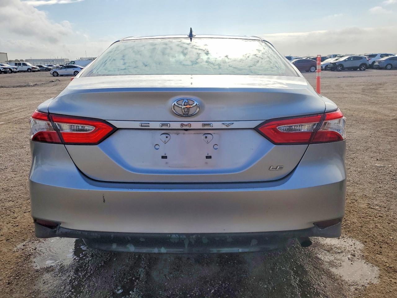 2019 TOYOTA CAMRY L photo 6