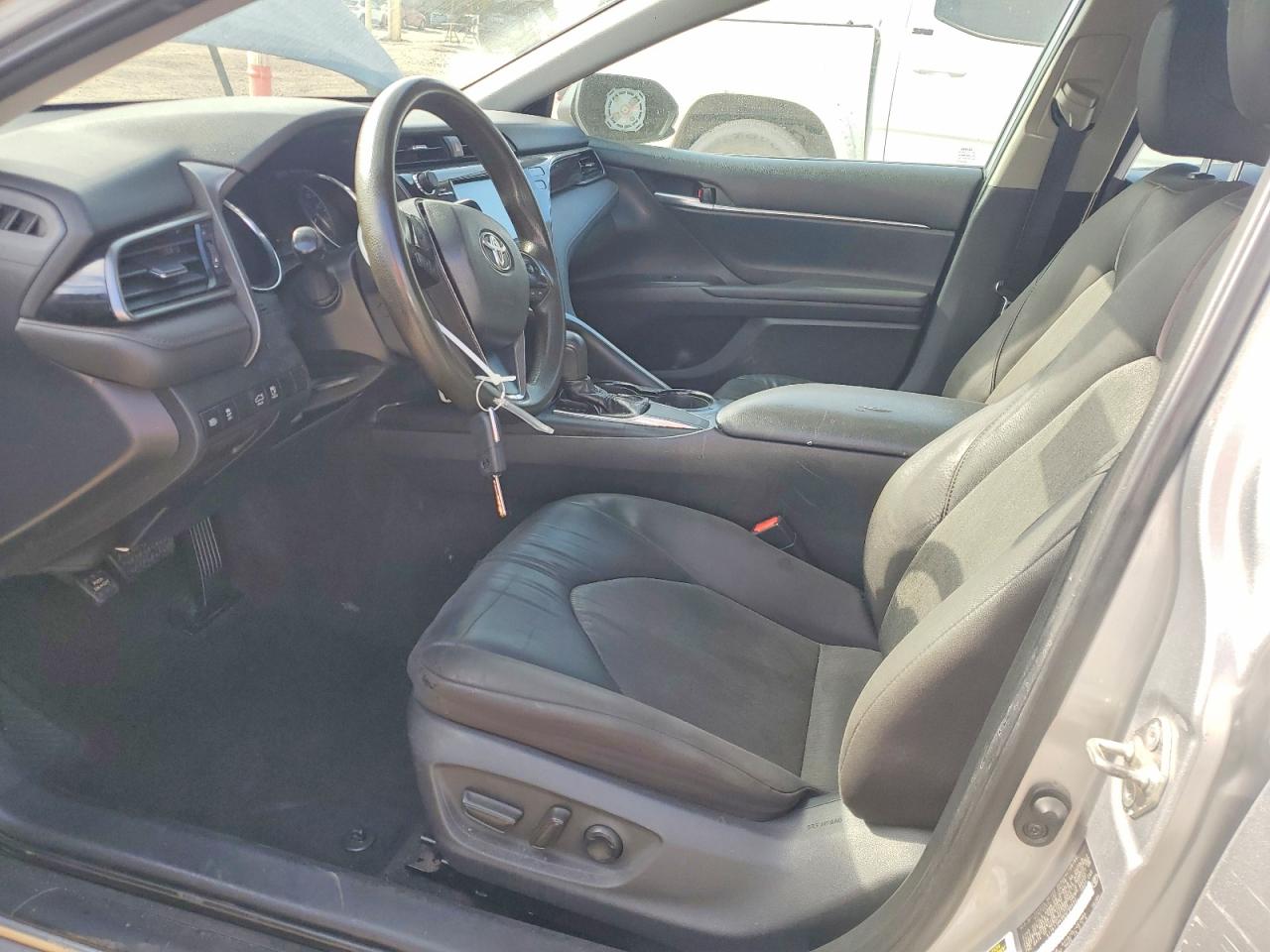 2019 TOYOTA CAMRY L photo 7