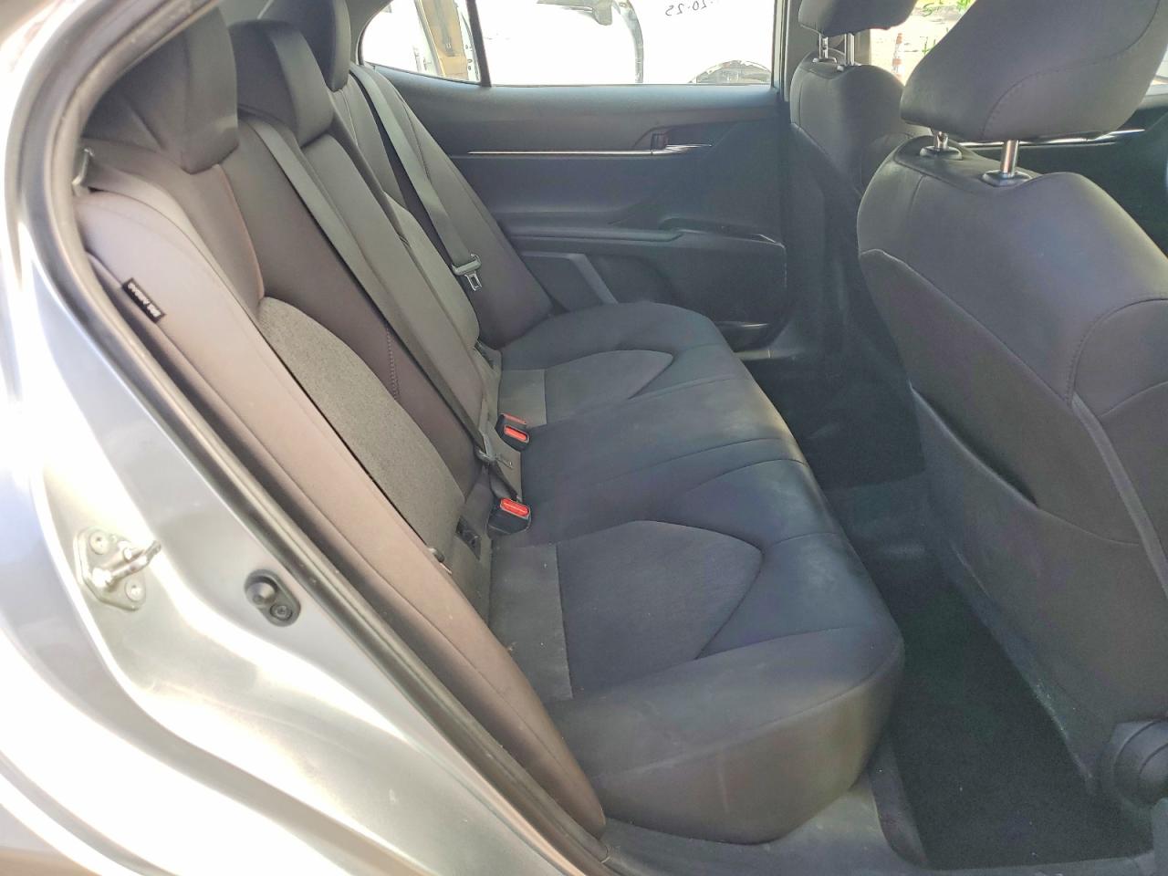 2019 TOYOTA CAMRY L photo 10