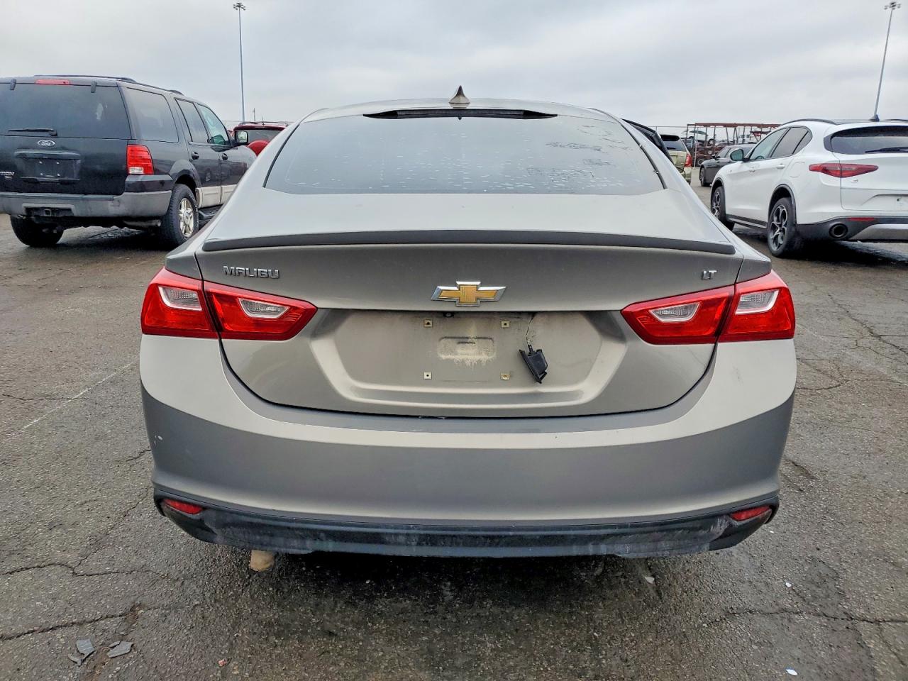 2017 CHEVROLET MALIBU LT photo 6