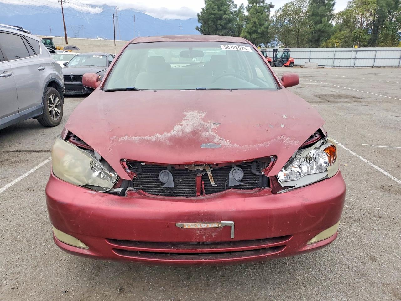 2004 TOYOTA CAMRY LE photo 5