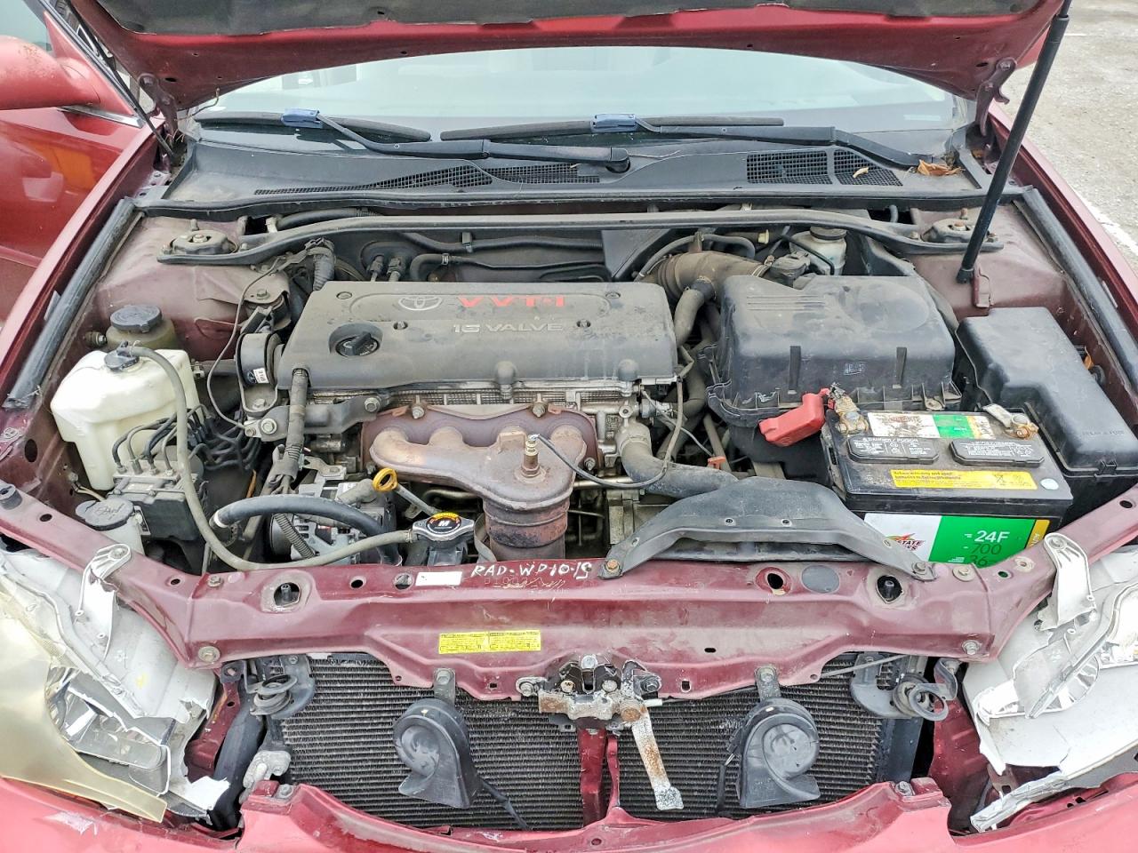 2004 TOYOTA CAMRY LE photo 11