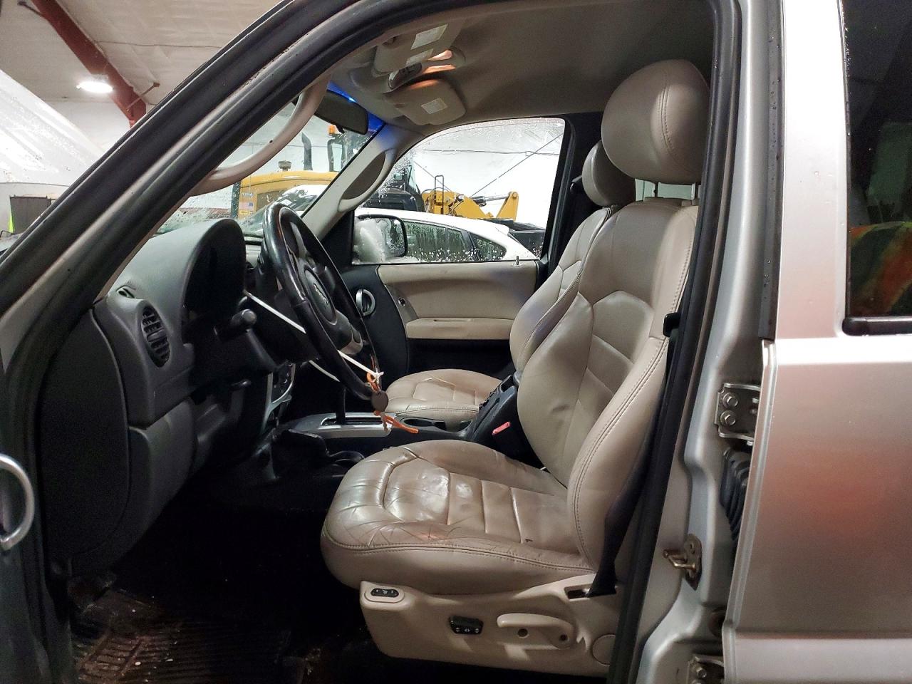 2002 JEEP LIBERTY LIMITED photo 7