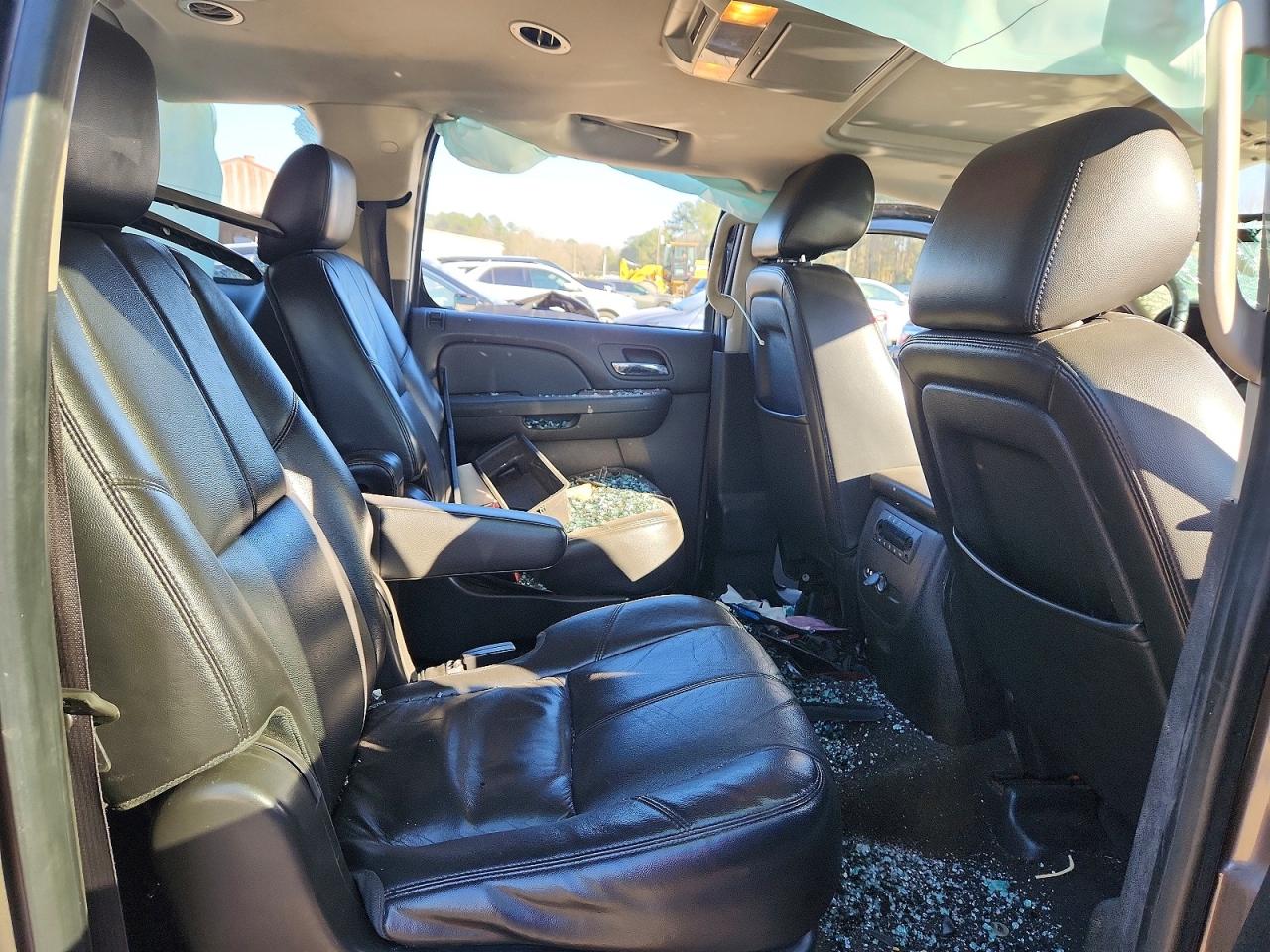 2012 GMC YUKON XL C1500 SLT photo 11