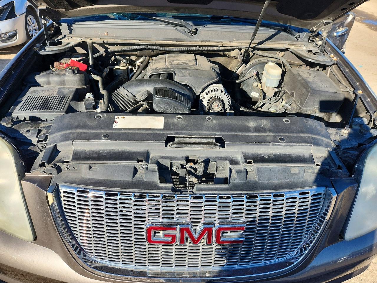 2012 GMC YUKON XL C1500 SLT photo 12