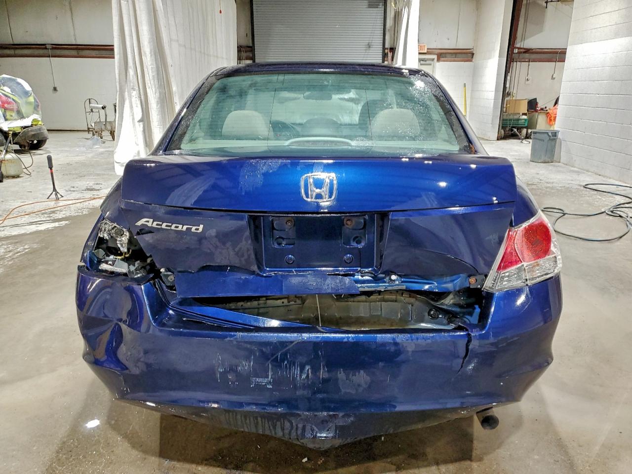 2010 HONDA ACCORD LX photo 6