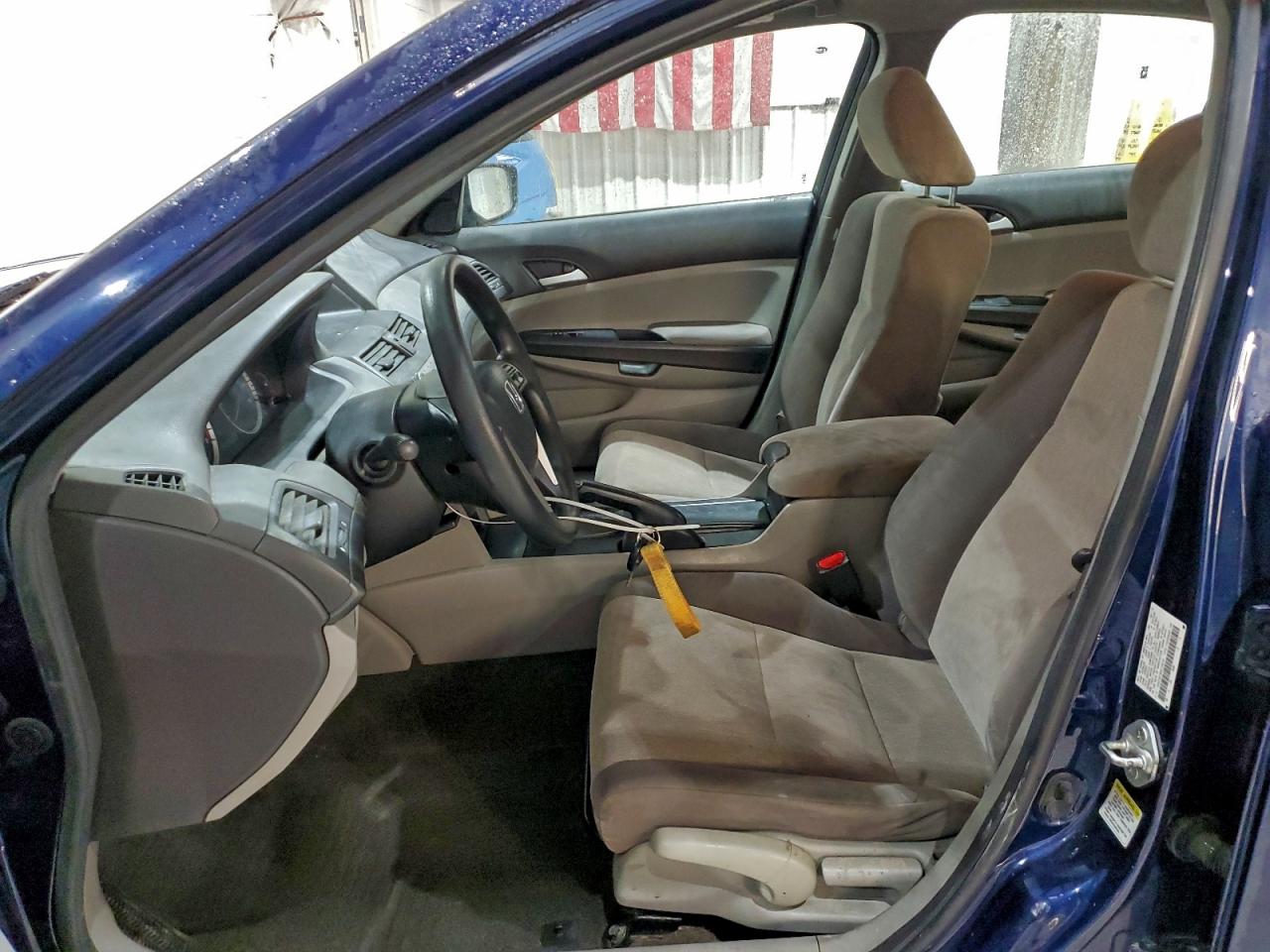 2010 HONDA ACCORD LX photo 7