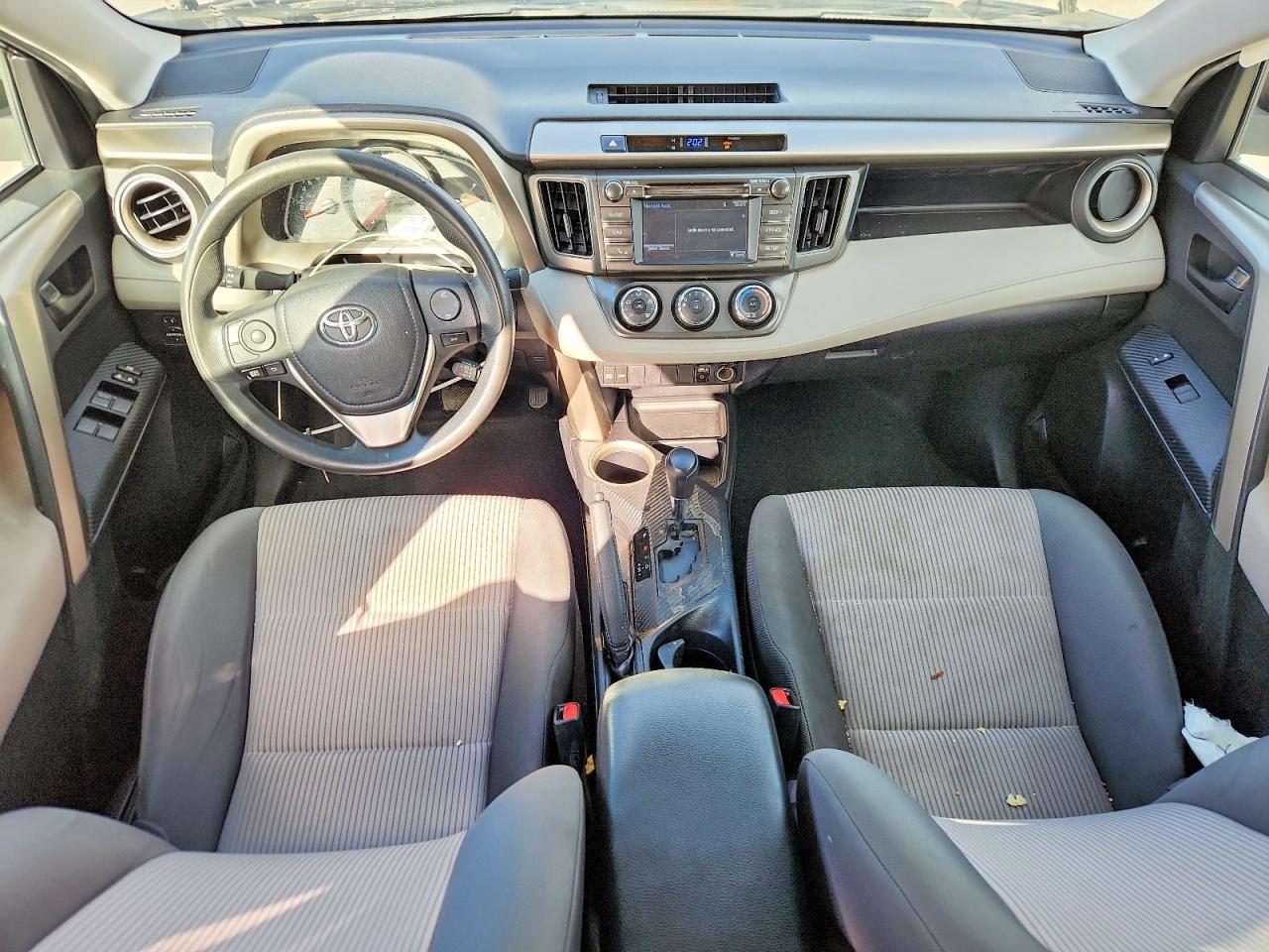 2015 TOYOTA RAV4 LE photo 8