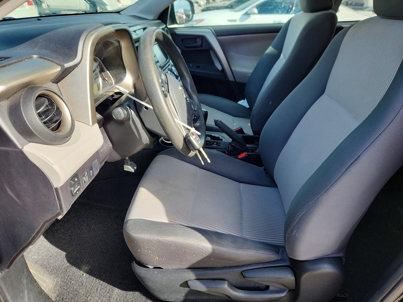2015 TOYOTA RAV4 LE photo 7