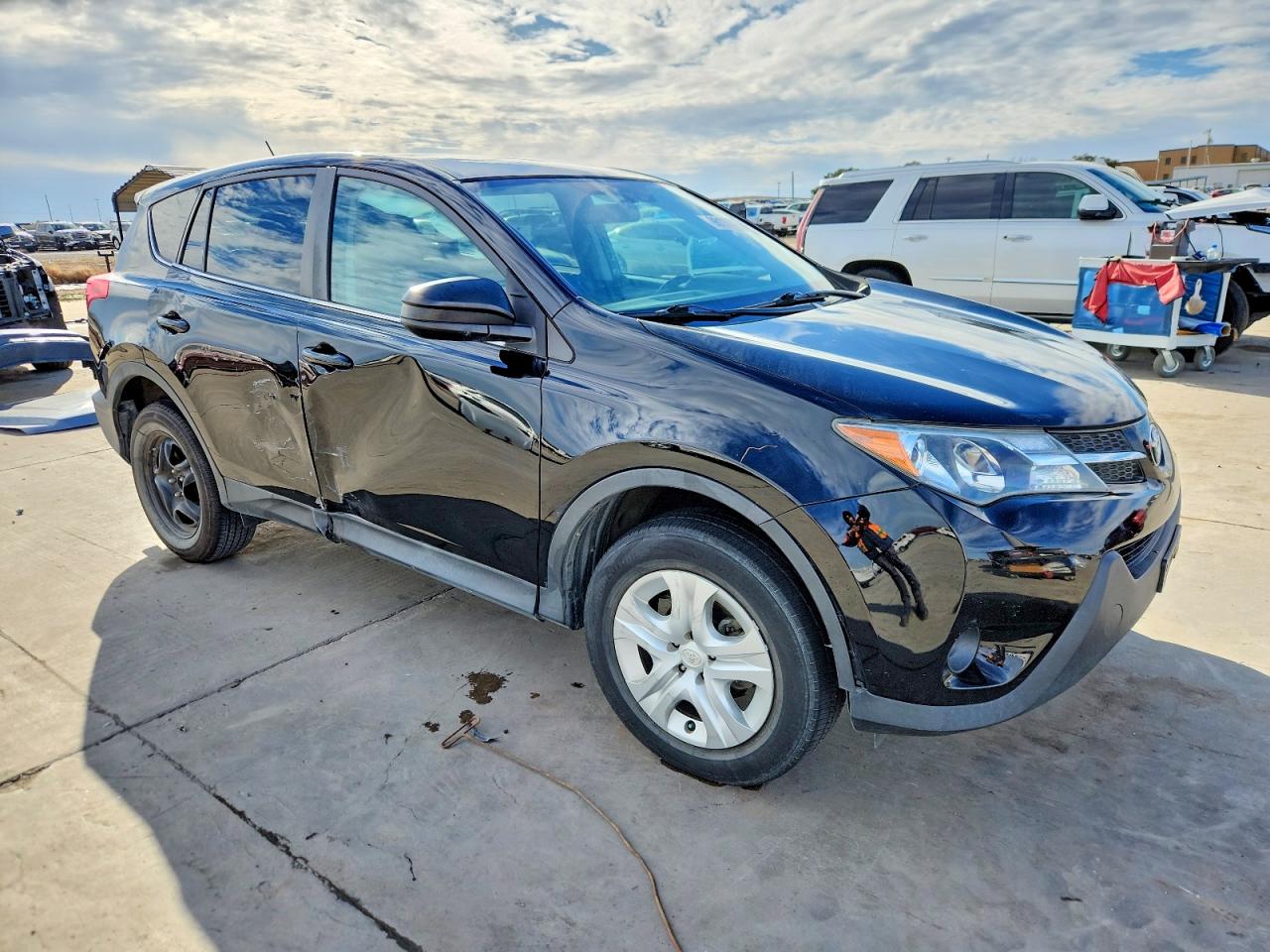 2015 TOYOTA RAV4 LE photo 4