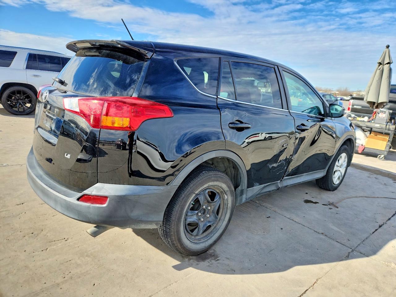 2015 TOYOTA RAV4 LE photo 3