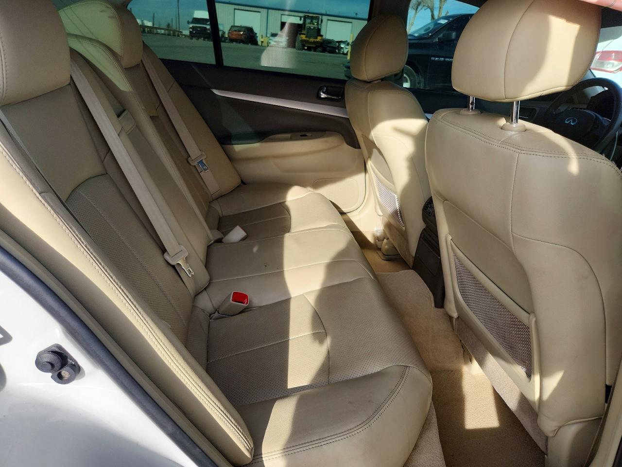 2009 INFINITI G37 photo 10
