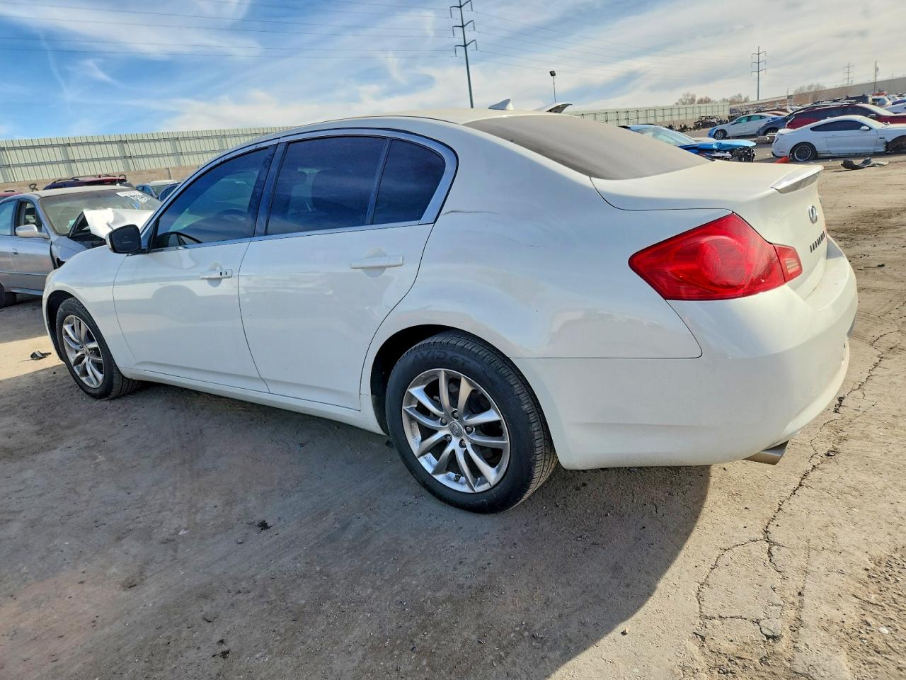 2009 INFINITI G37 photo 2