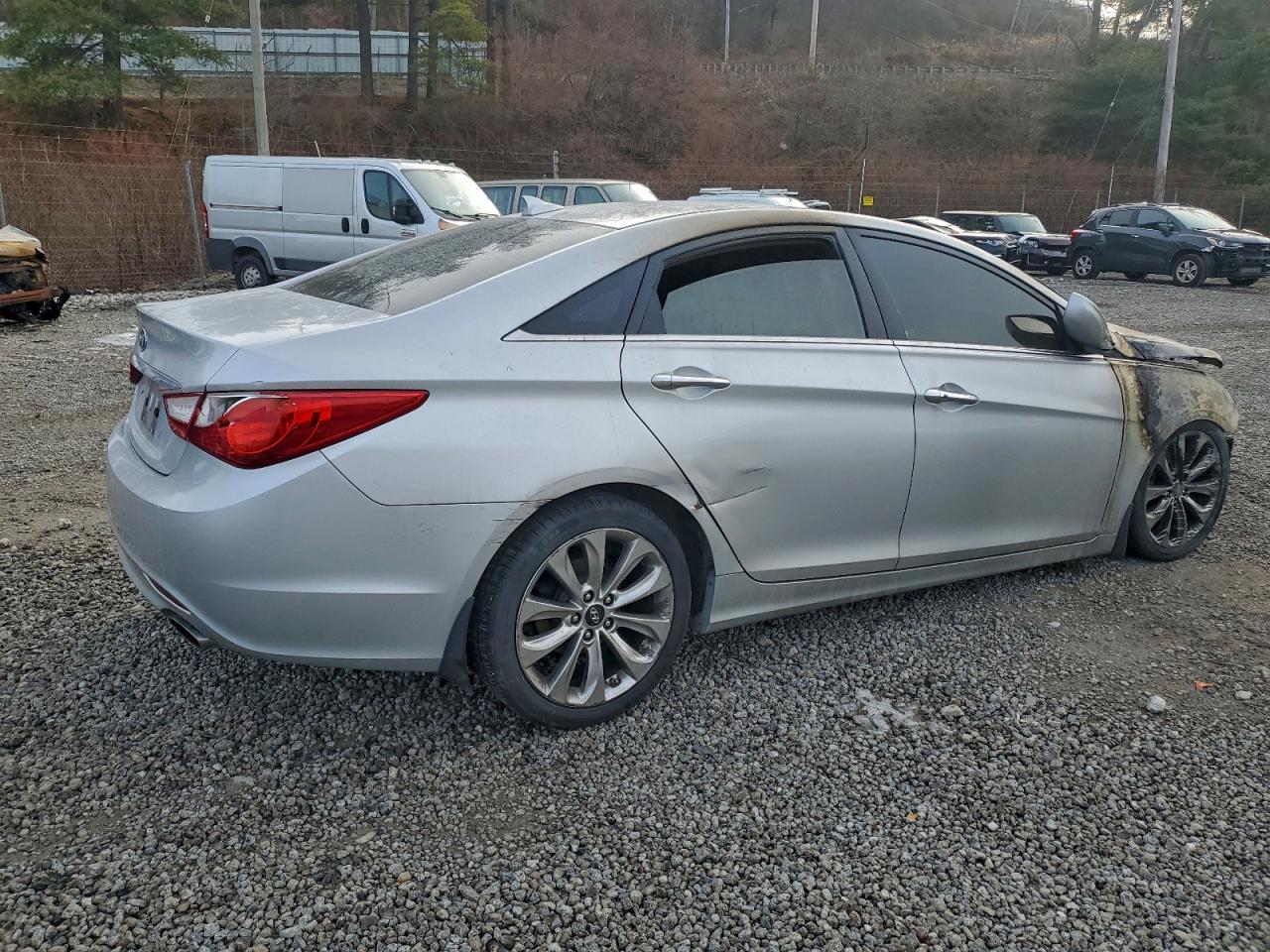 2013 HYUNDAI SONATA SE photo 3
