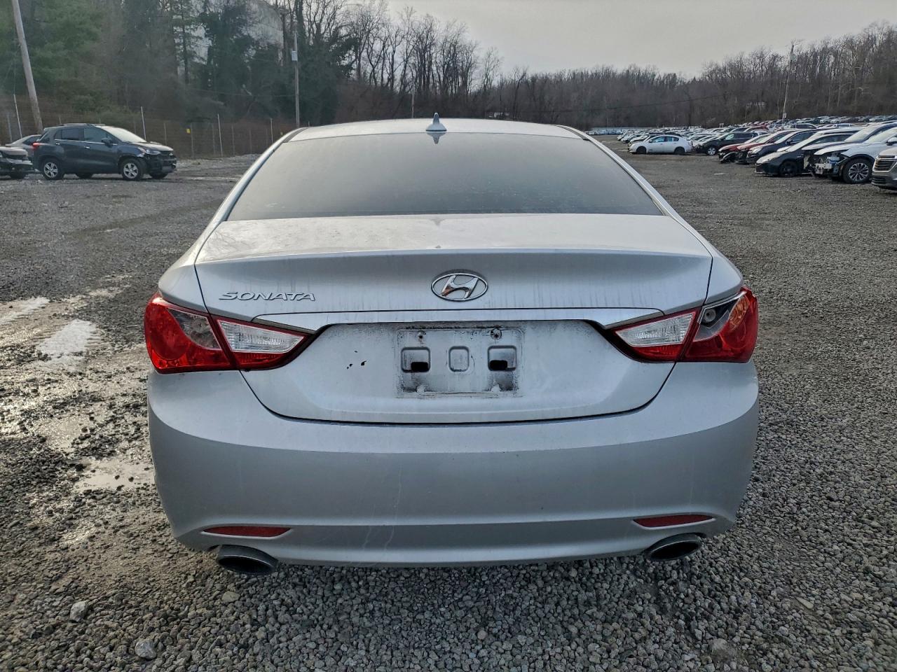 2013 HYUNDAI SONATA SE photo 6
