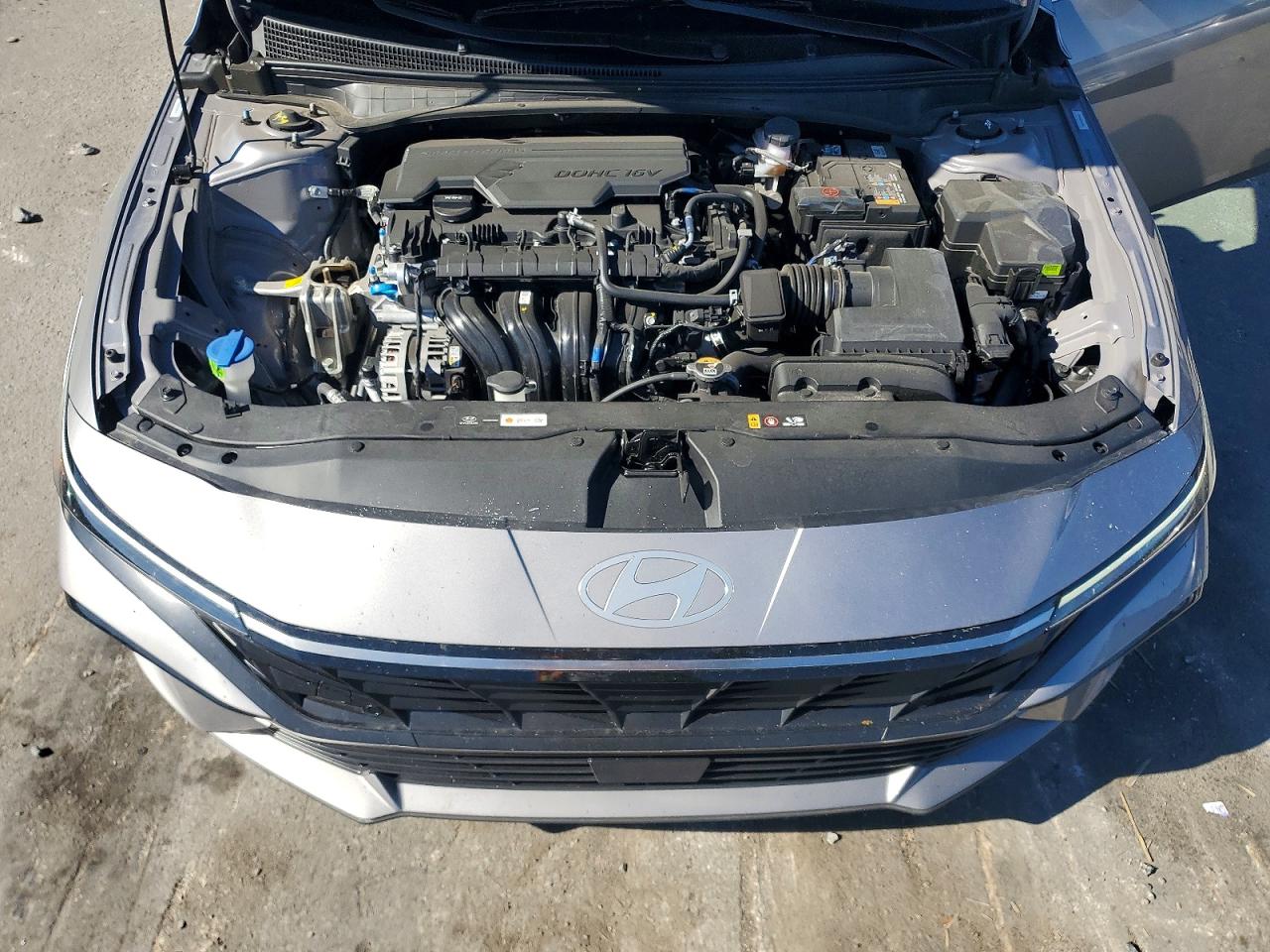 2025 HYUNDAI ELANTRA SEL photo 11