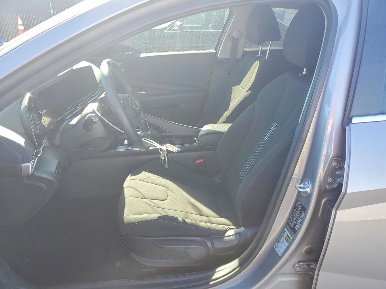 2025 HYUNDAI ELANTRA SEL photo 7
