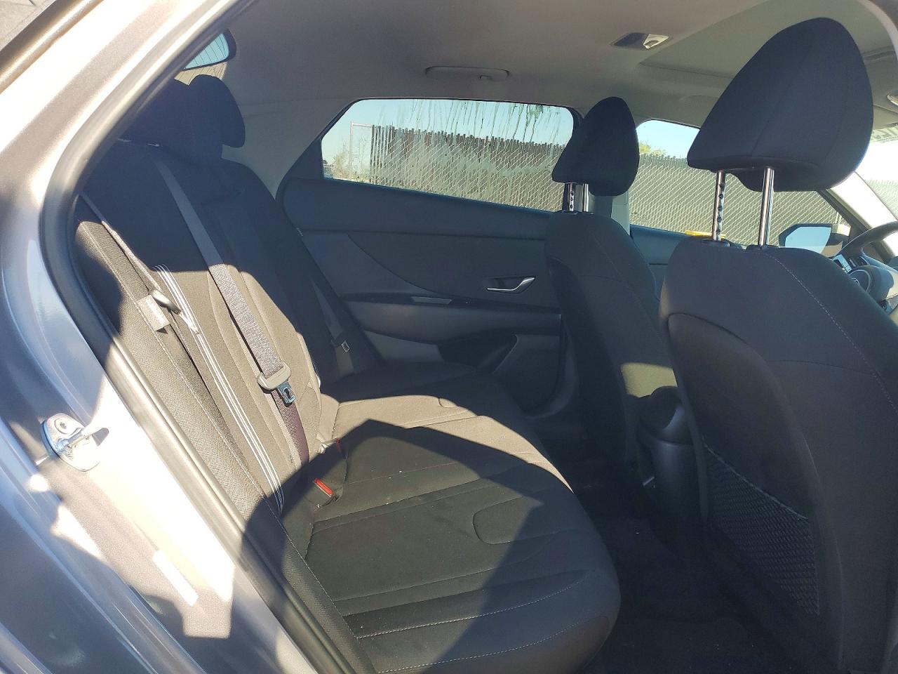 2025 HYUNDAI ELANTRA SEL photo 10