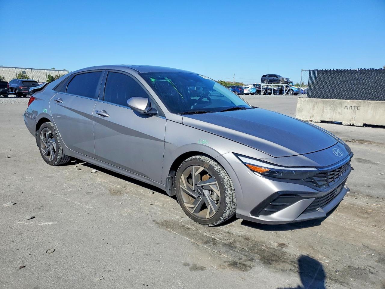 2025 HYUNDAI ELANTRA SEL photo 4
