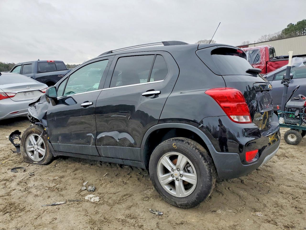 2019 CHEVROLET TRAX 1LT photo 2