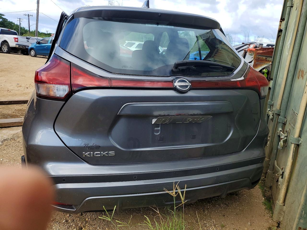 2022 NISSAN KICKS S photo 6