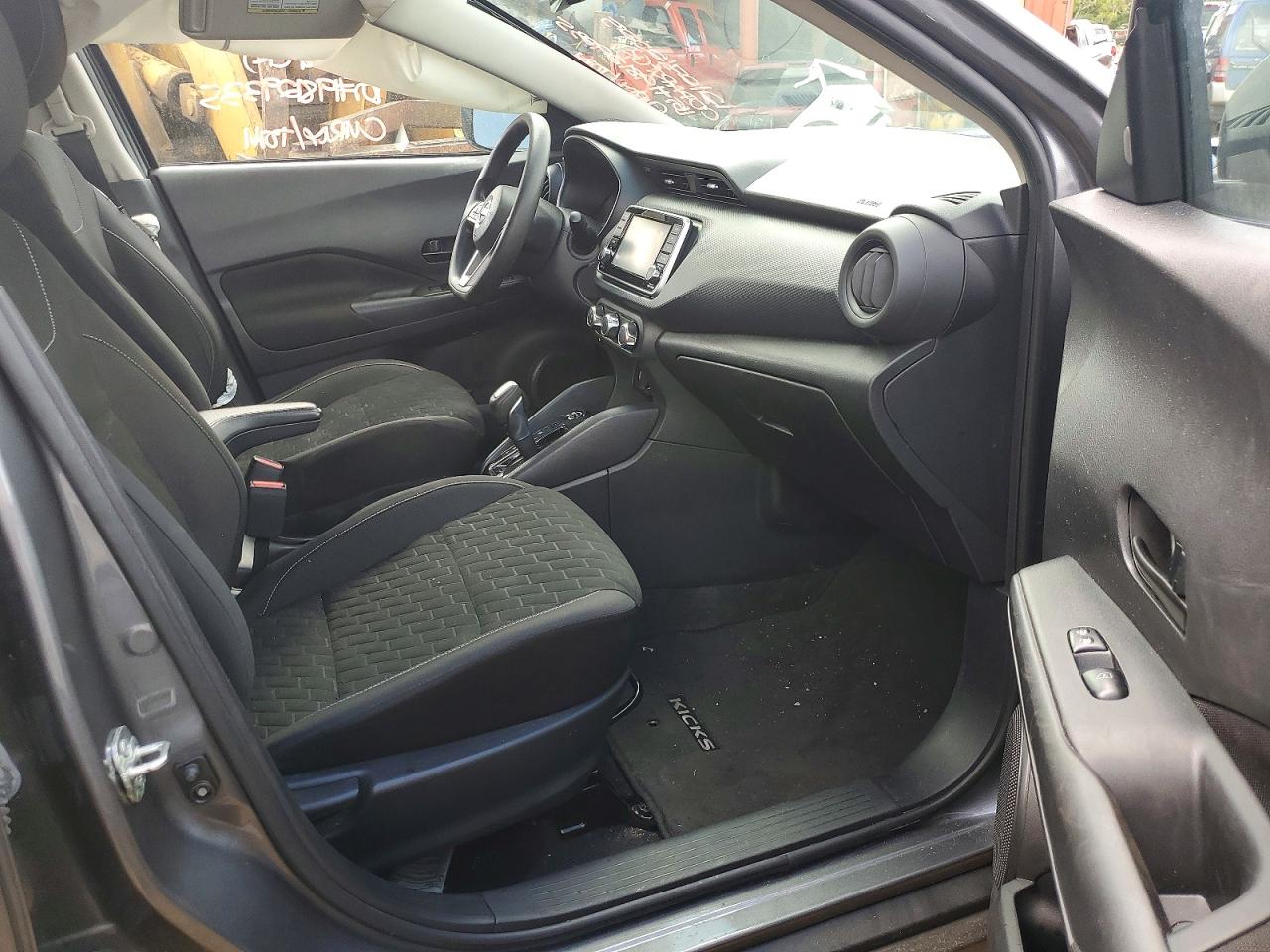 2022 NISSAN KICKS S photo 7