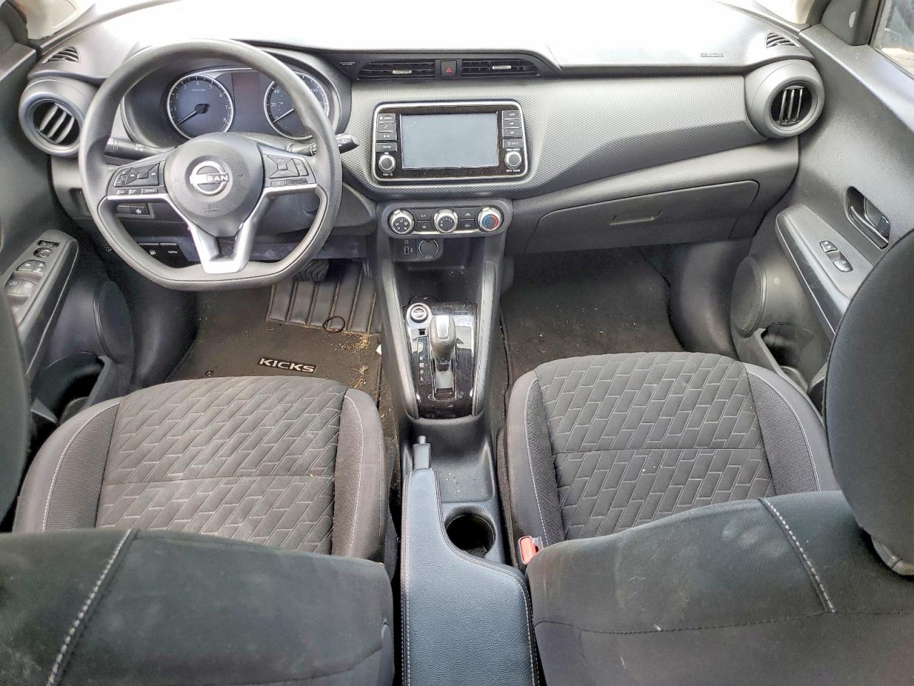 2022 NISSAN KICKS S photo 8