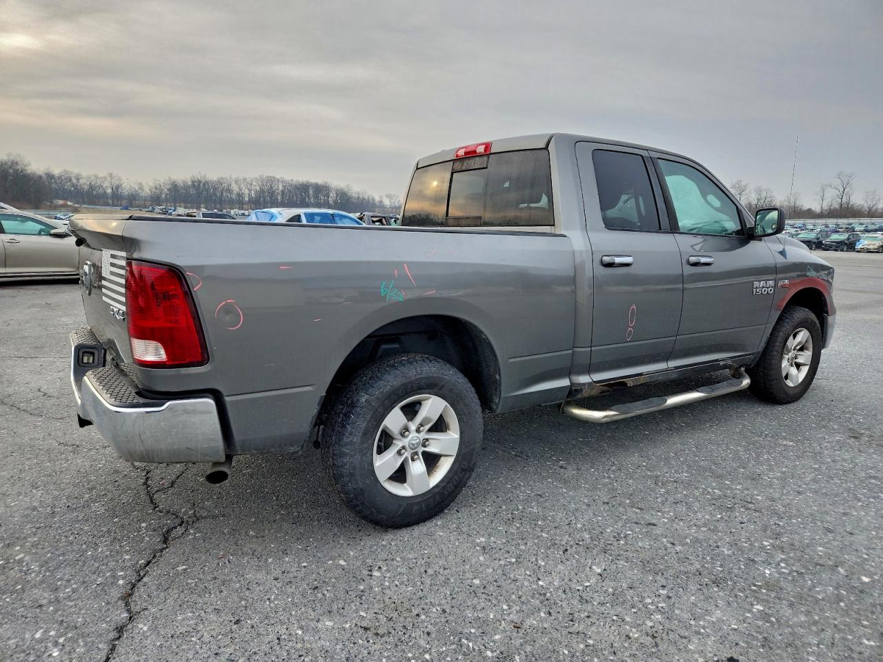 2013 RAM 1500 SLT photo 3