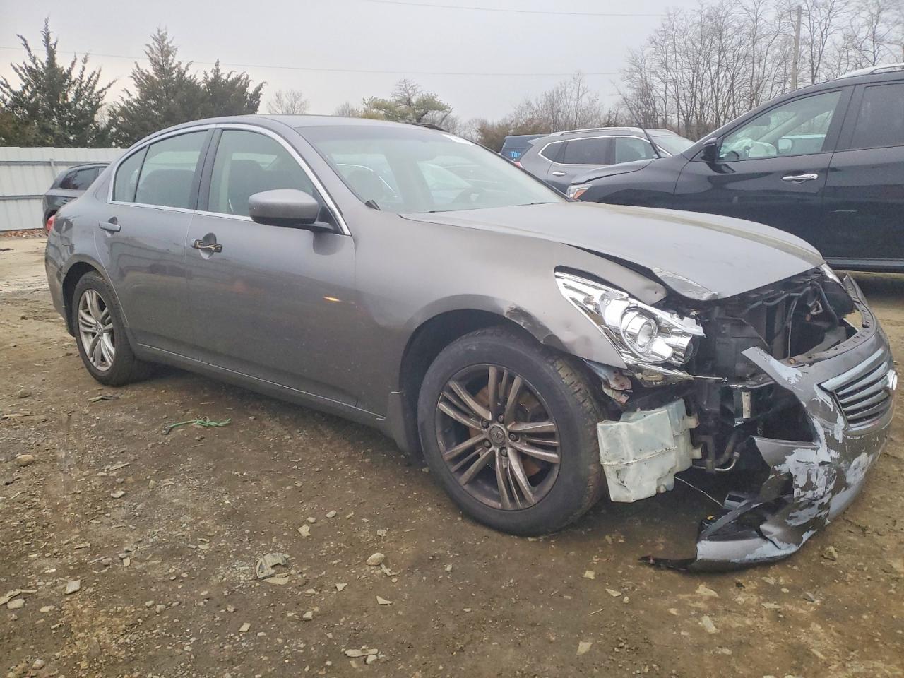 2011 INFINITI G37 photo 4