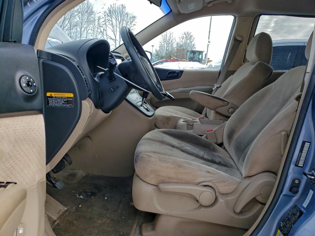 2007 HYUNDAI ENTOURAGE GLS photo 7