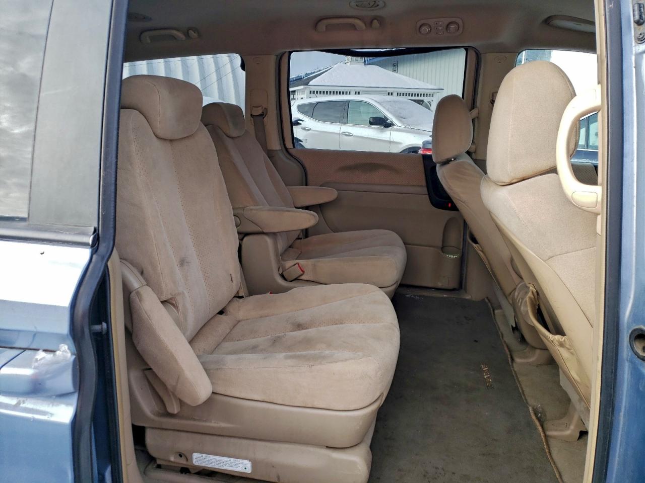 2007 HYUNDAI ENTOURAGE GLS photo 11