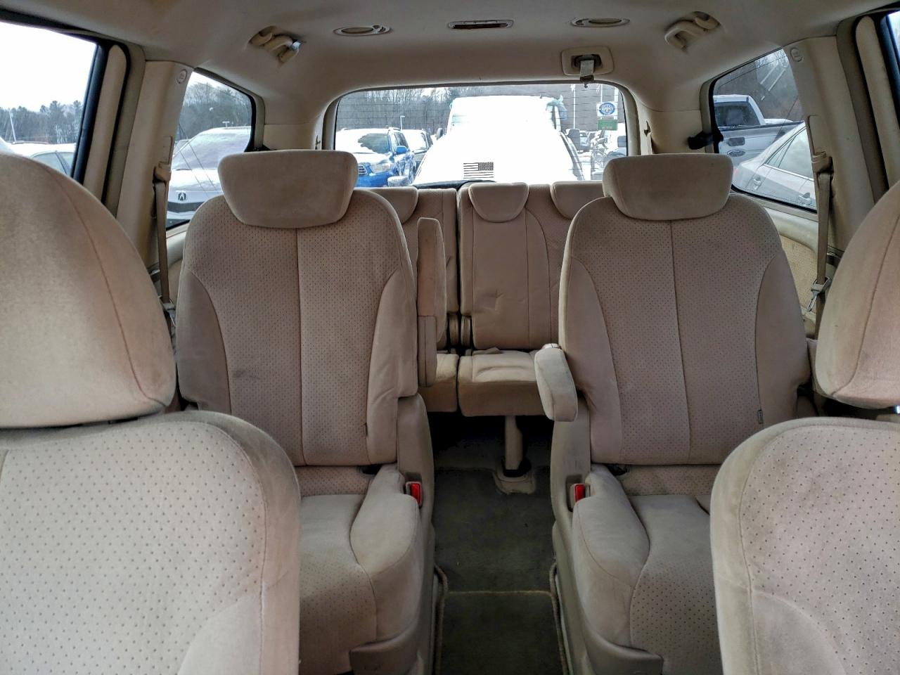 2007 HYUNDAI ENTOURAGE GLS photo 10