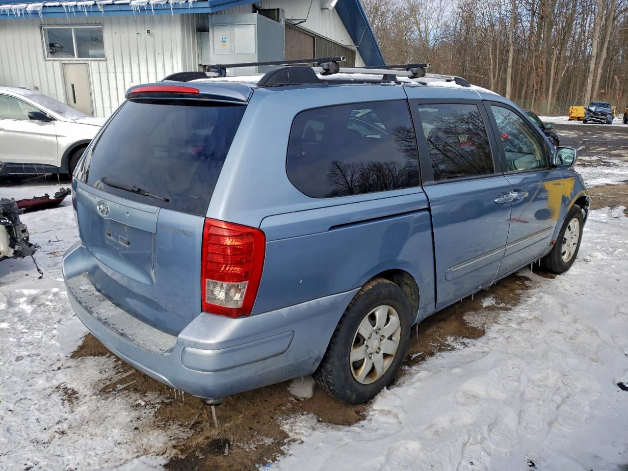 2007 HYUNDAI ENTOURAGE GLS photo 3