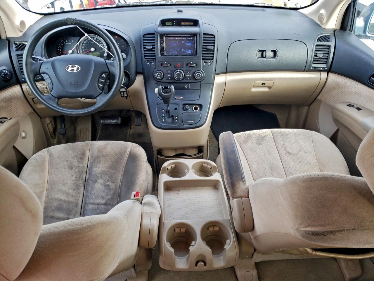 2007 HYUNDAI ENTOURAGE GLS photo 8