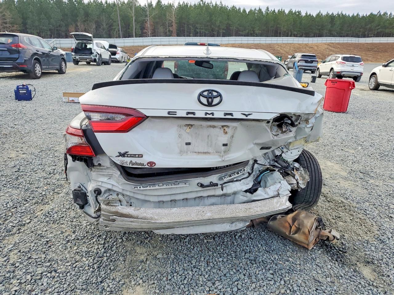 2022 TOYOTA CAMRY SE photo 6