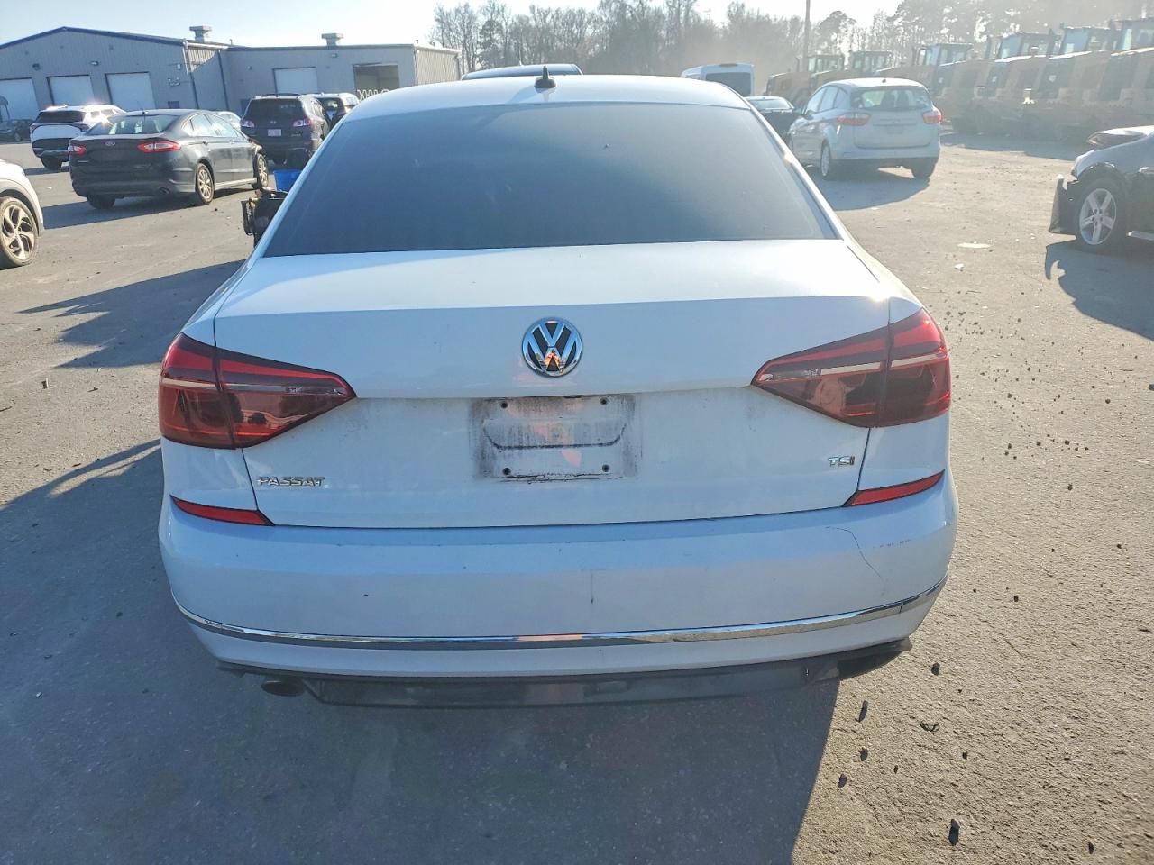 2018 VOLKSWAGEN PASSAT S photo 6