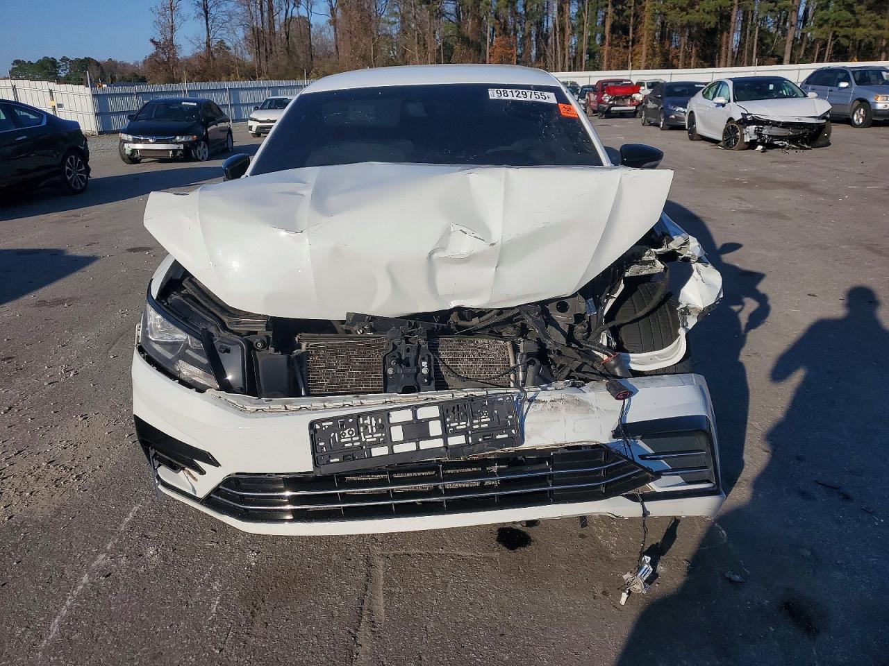 2018 VOLKSWAGEN PASSAT S photo 5